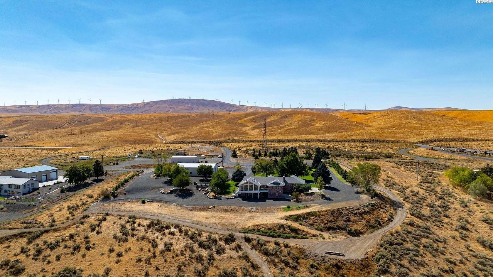 19.2 Acres of Land with Home for Sale in Kennewick, Washington