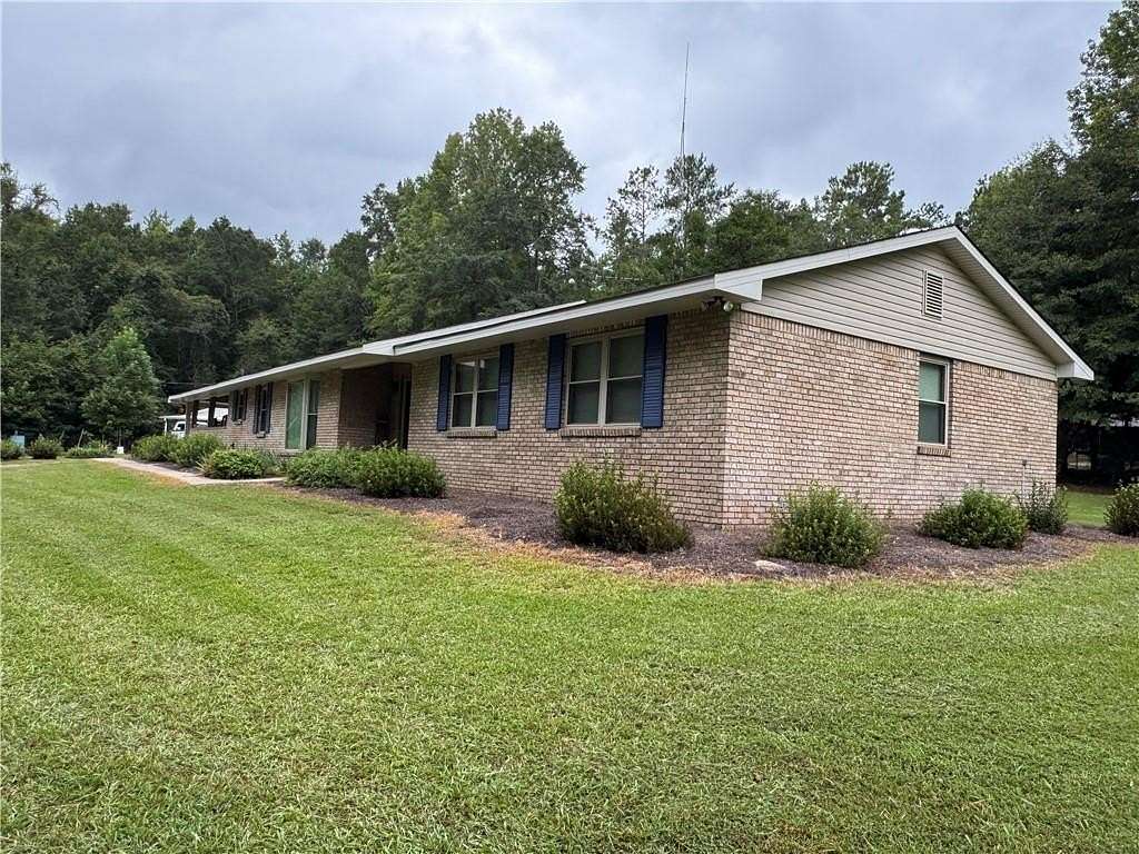 20 Acres of Land with Home for Sale in Salem, Alabama