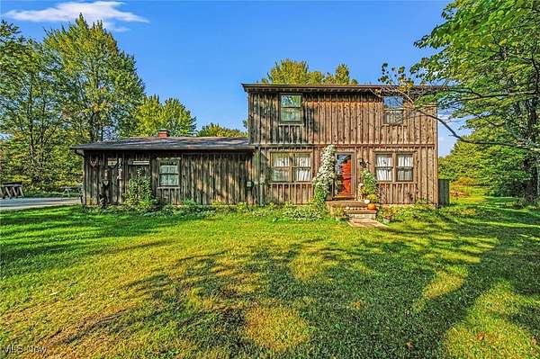 2.6 Acres of Residential Land with Home for Sale in Jefferson, Ohio