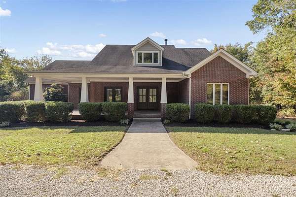 15 Acres of Land with Home for Sale in Bowling Green, Kentucky