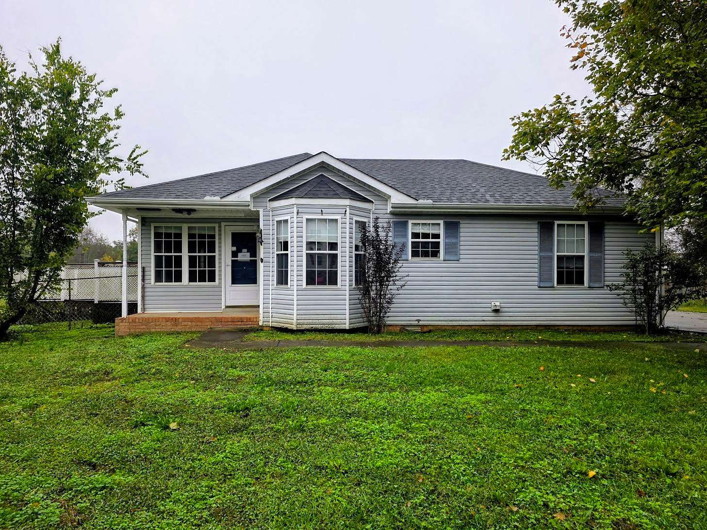 1.53 Acres of Residential Land with Home for Sale in Clarksville, Tennessee