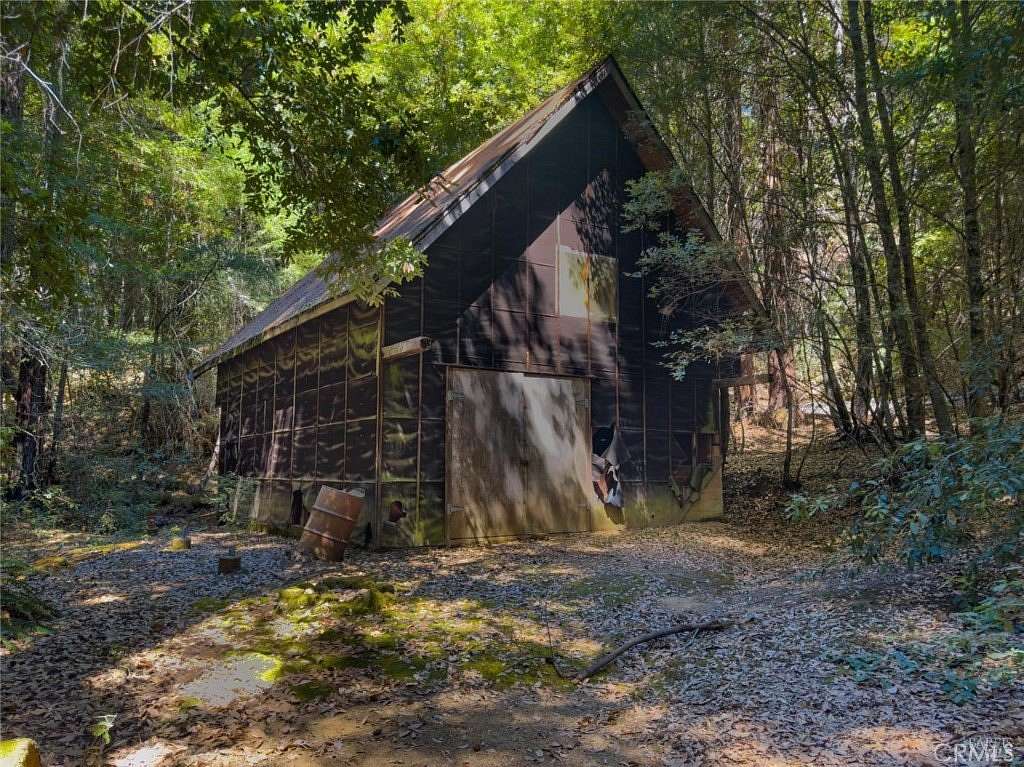 19.5 Acres of Land for Sale in Willits, California