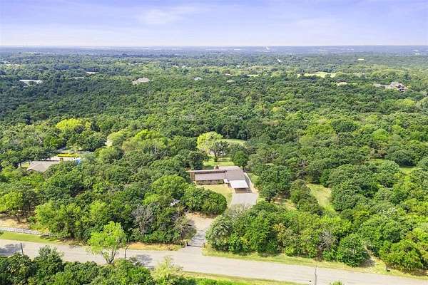 5 Acres of Residential Land with Home for Sale in Jones, Oklahoma
