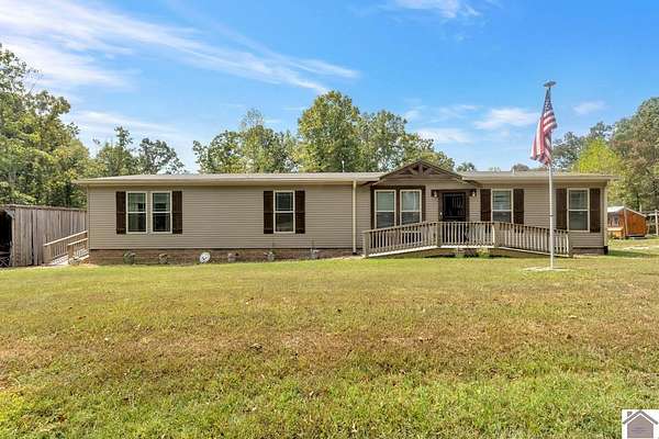 8.8 Acres of Residential Land with Home for Sale in Cadiz, Kentucky