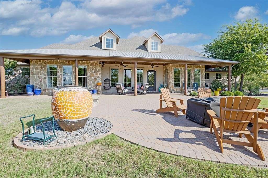 5 Acres of Improved Mixed-Use Land for Sale in Justin, Texas