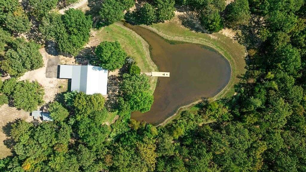 14.6 Acres of Land with Home for Sale in Blossom, Texas