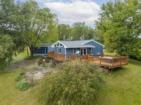 1.14 Acres of Residential Land with Home for Sale in Waverly, Iowa