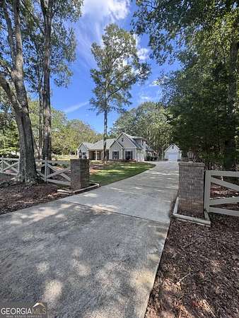 1.72 Acres of Residential Land with Home for Sale in Senoia, Georgia