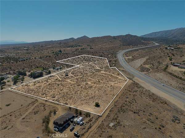17.6 Acres of Land for Sale in Phelan, California