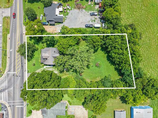 1 Acre of Improved Mixed-Use Land for Sale in La Vergne, Tennessee