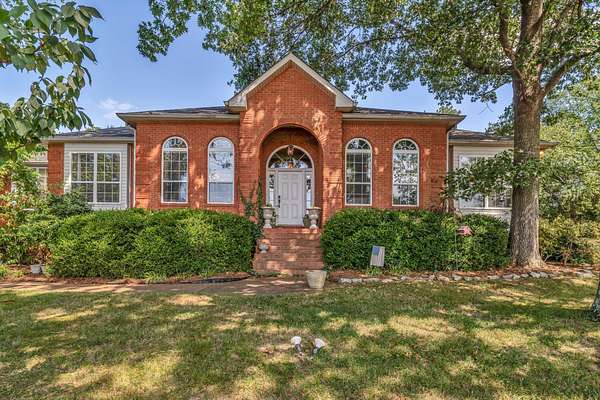 2.5 Acres of Residential Land with Home for Sale in Hendersonville, Tennessee