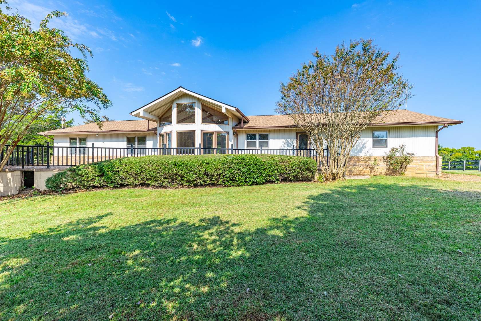 19 Acres of Land with Home for Sale in Pulaski, Tennessee