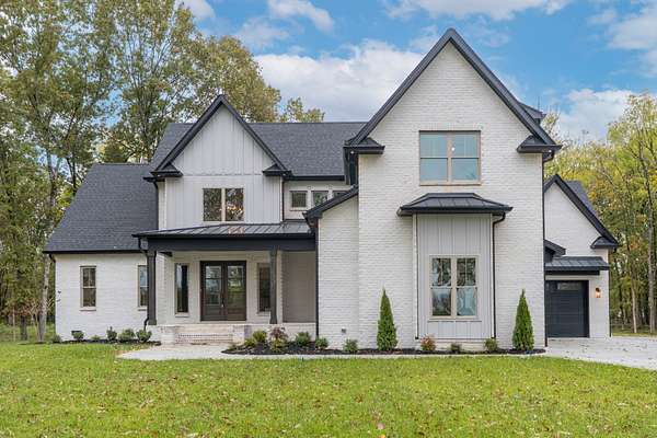 5 Acres of Residential Land with Home for Sale in Murfreesboro, Tennessee