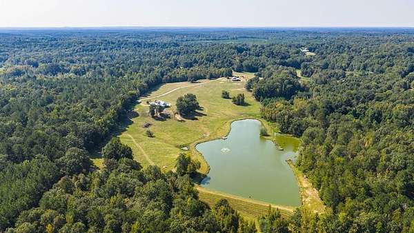 352 Acres of Land with Home for Sale in Union Springs, Alabama