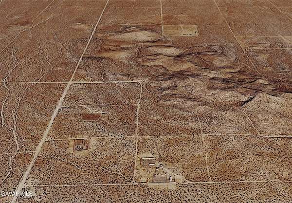 20 Acres of Land for Sale in Lancaster, California