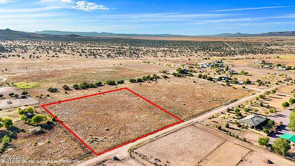 5 Acres of Land for Sale in Paulden, Arizona