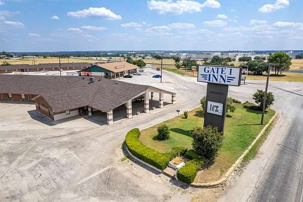 4.34 Acres of Mixed-Use Land for Sale in Brownwood, Texas
