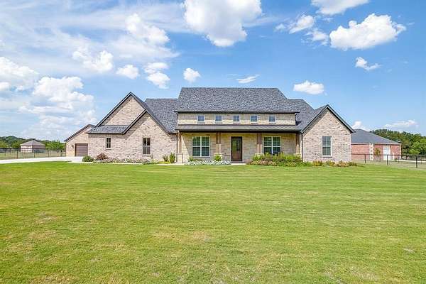 2.59 Acres of Residential Land with Home for Sale in Fort Worth, Texas