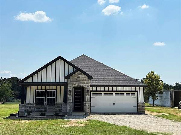 2 Acres of Residential Land with Home for Sale in Mabank, Texas