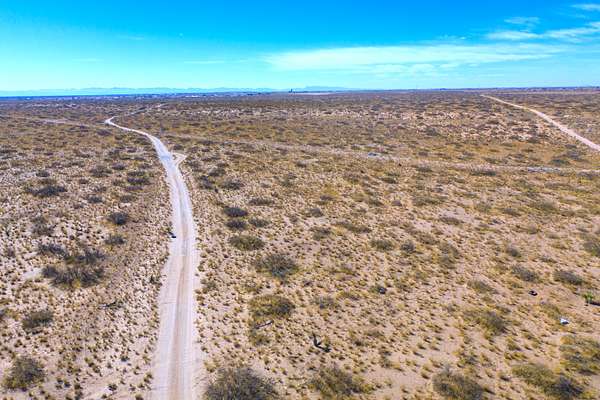 1 Acre of Residential Land for Sale in Agua Dulce, Texas