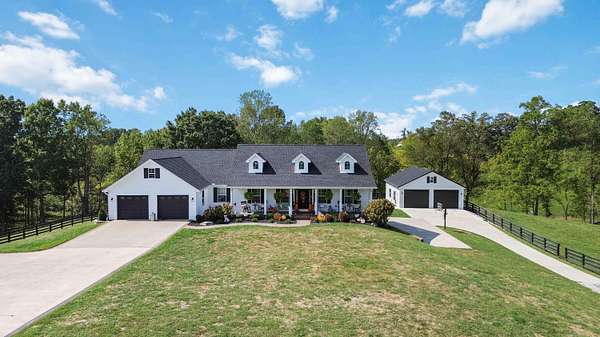 10 Acres of Land with Home for Sale in Somerset, Kentucky