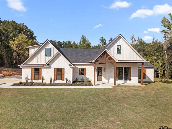 6.26 Acres of Residential Land with Home for Sale in Lindale, Texas