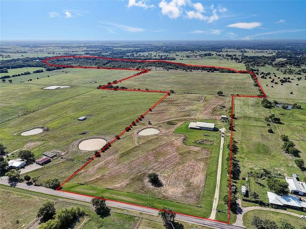 120 Acres of Land with Home for Sale in Whitesboro, Texas