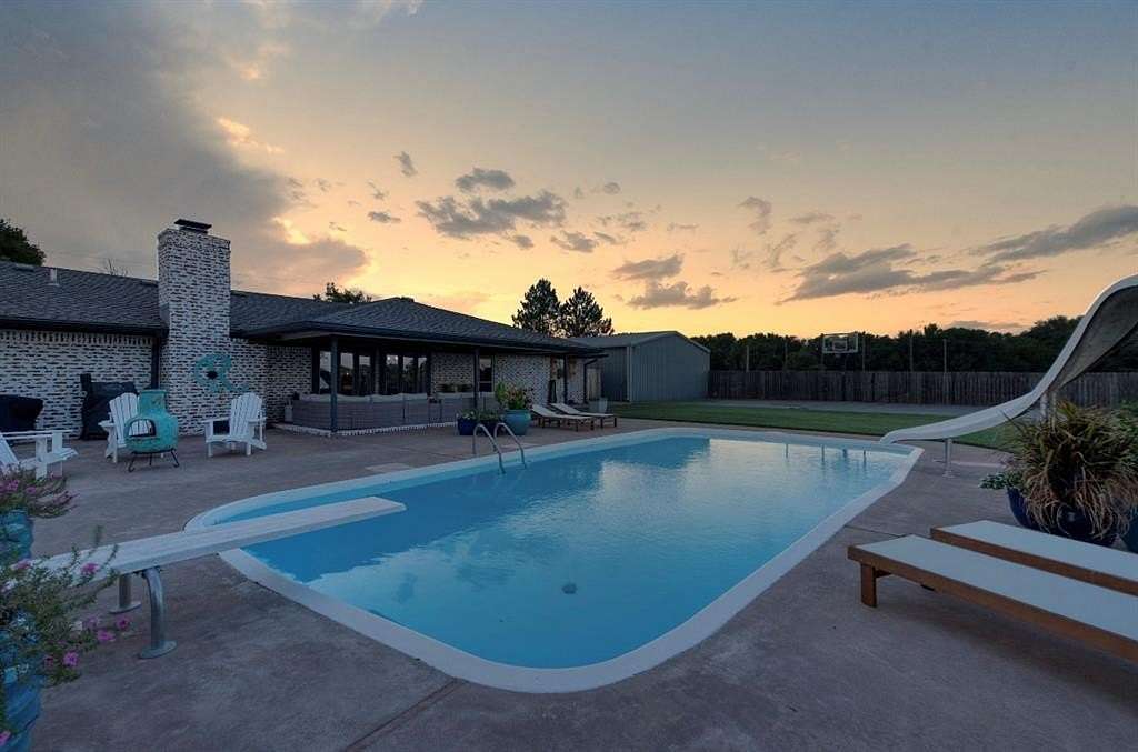 5 Acres of Residential Land with Home for Sale in Elk City, Oklahoma