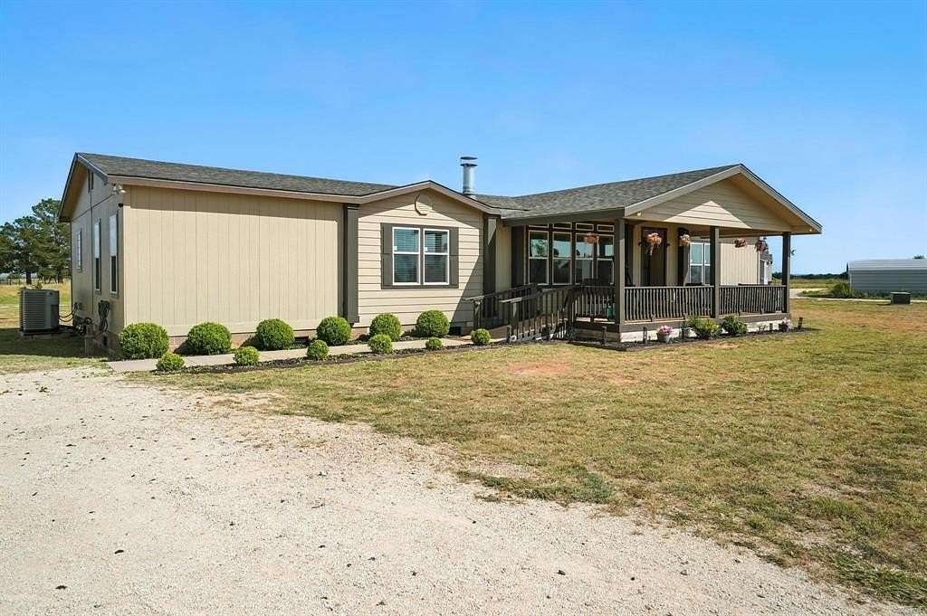 6 Acres of Residential Land with Home for Sale in Hawley, Texas