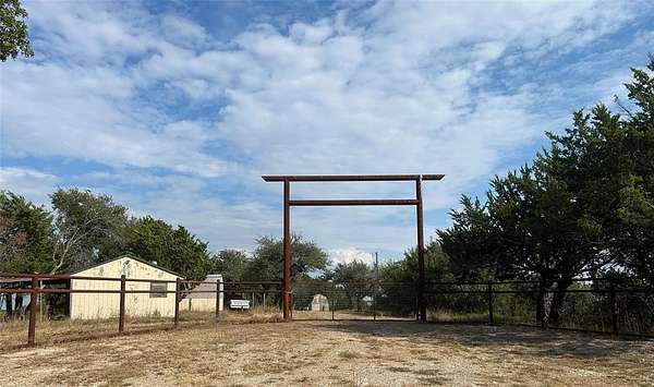 4.3 Acres of Land for Sale in Springtown, Texas