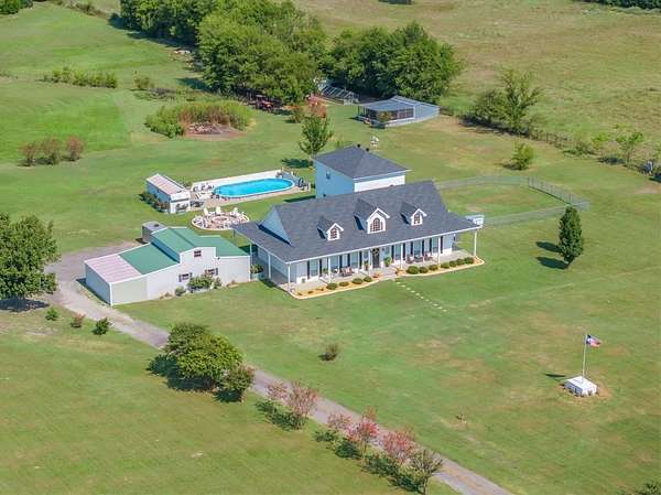 15 Acres of Land with Home for Sale in Wills Point, Texas