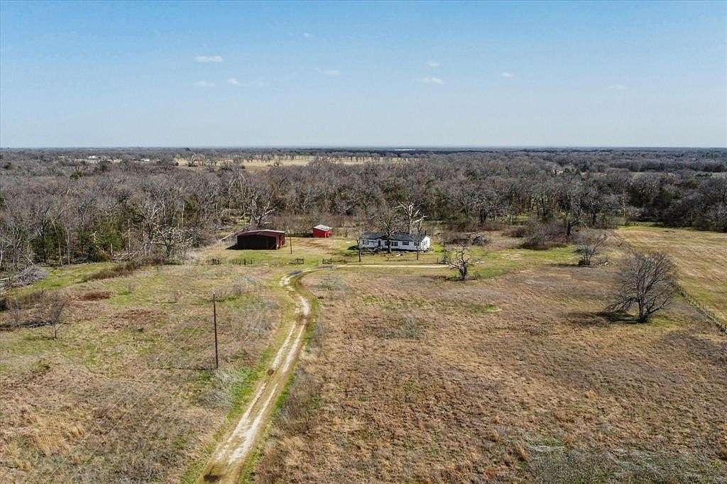 10 Acres of Land for Sale in Kaufman, Texas