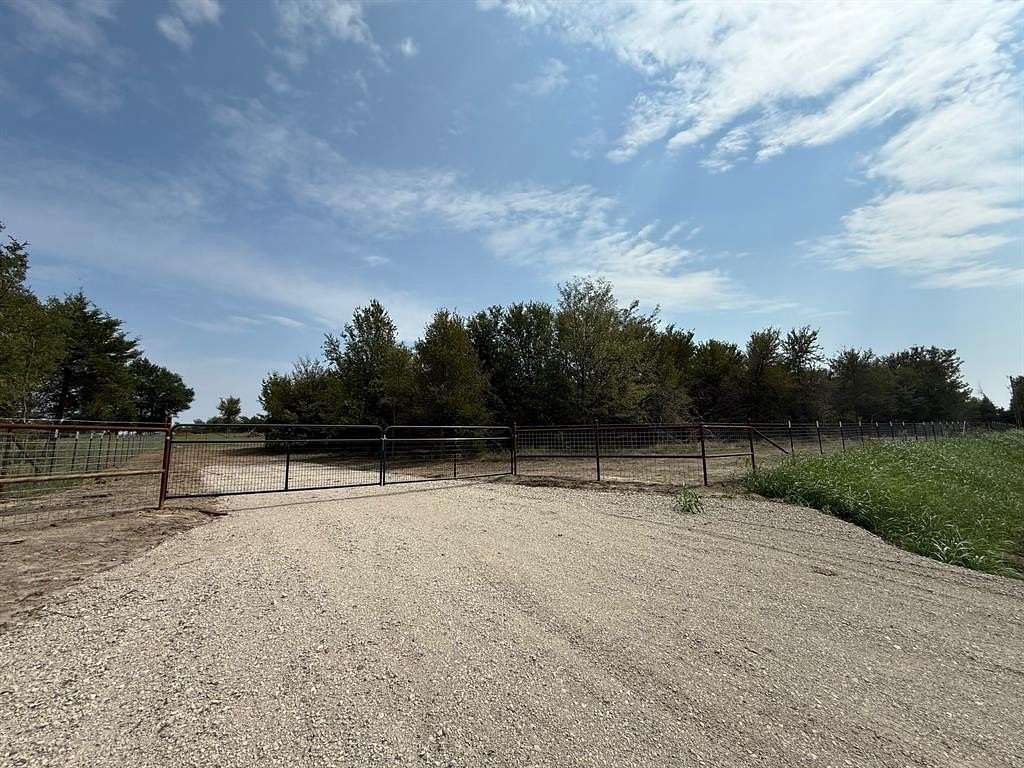 1 Acre of Residential Land for Sale in Greenville, Texas