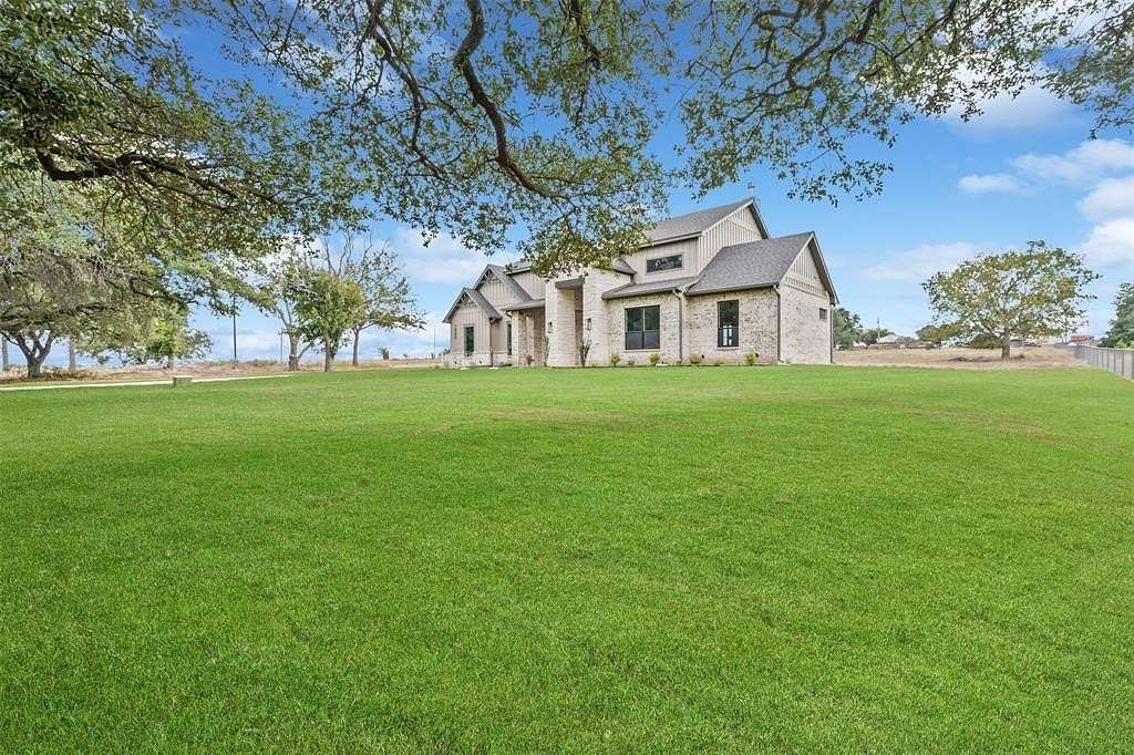 2 Acres of Residential Land with Home for Sale in Weatherford, Texas