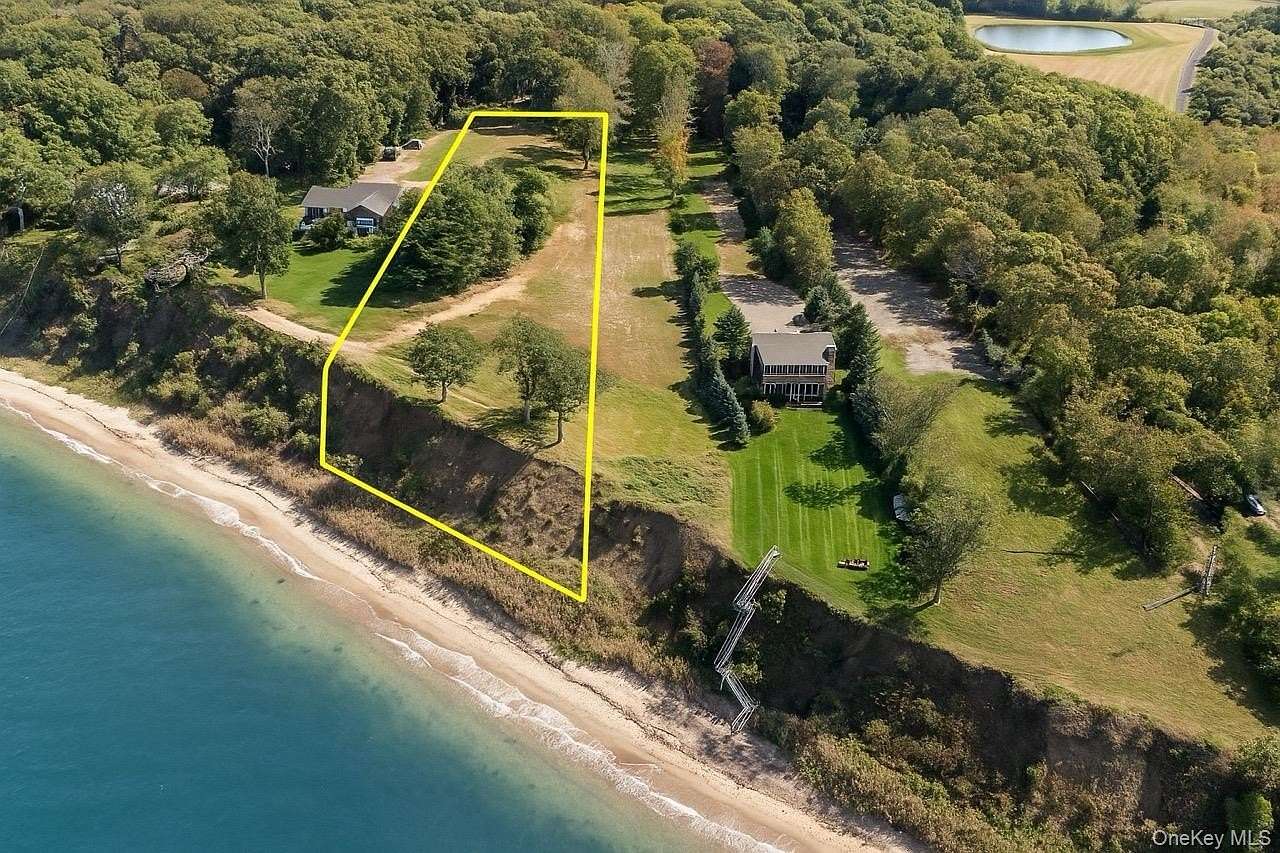 1 Acre of Residential Land for Sale in Peconic, New York
