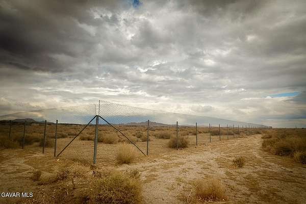 Residential Land for Sale in Rosamond, California
