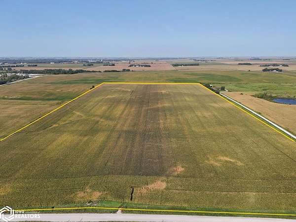 80 Acres of Agricultural Land for Sale in Humboldt, Iowa