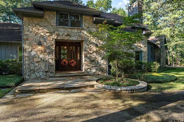 3 Acres of Residential Land with Home for Sale in Tyler, Texas