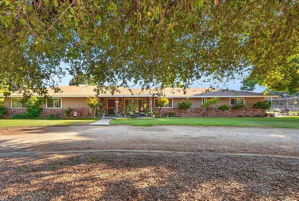 5 Acres of Residential Land with Home for Sale in Fresno, California