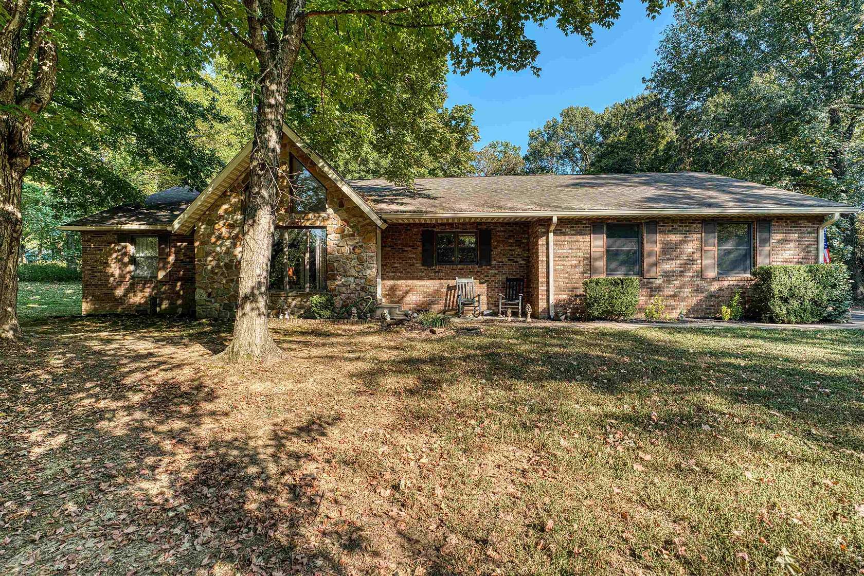 2.86 Acres of Residential Land with Home for Sale in Henderson, Kentucky