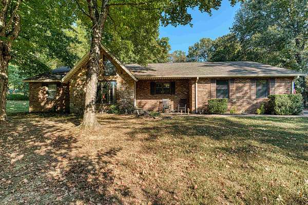 2.86 Acres of Residential Land with Home for Sale in Henderson, Kentucky