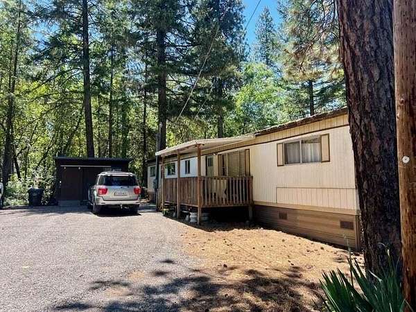 4.67 Acres of Residential Land with Home for Sale in Grants Pass, Oregon