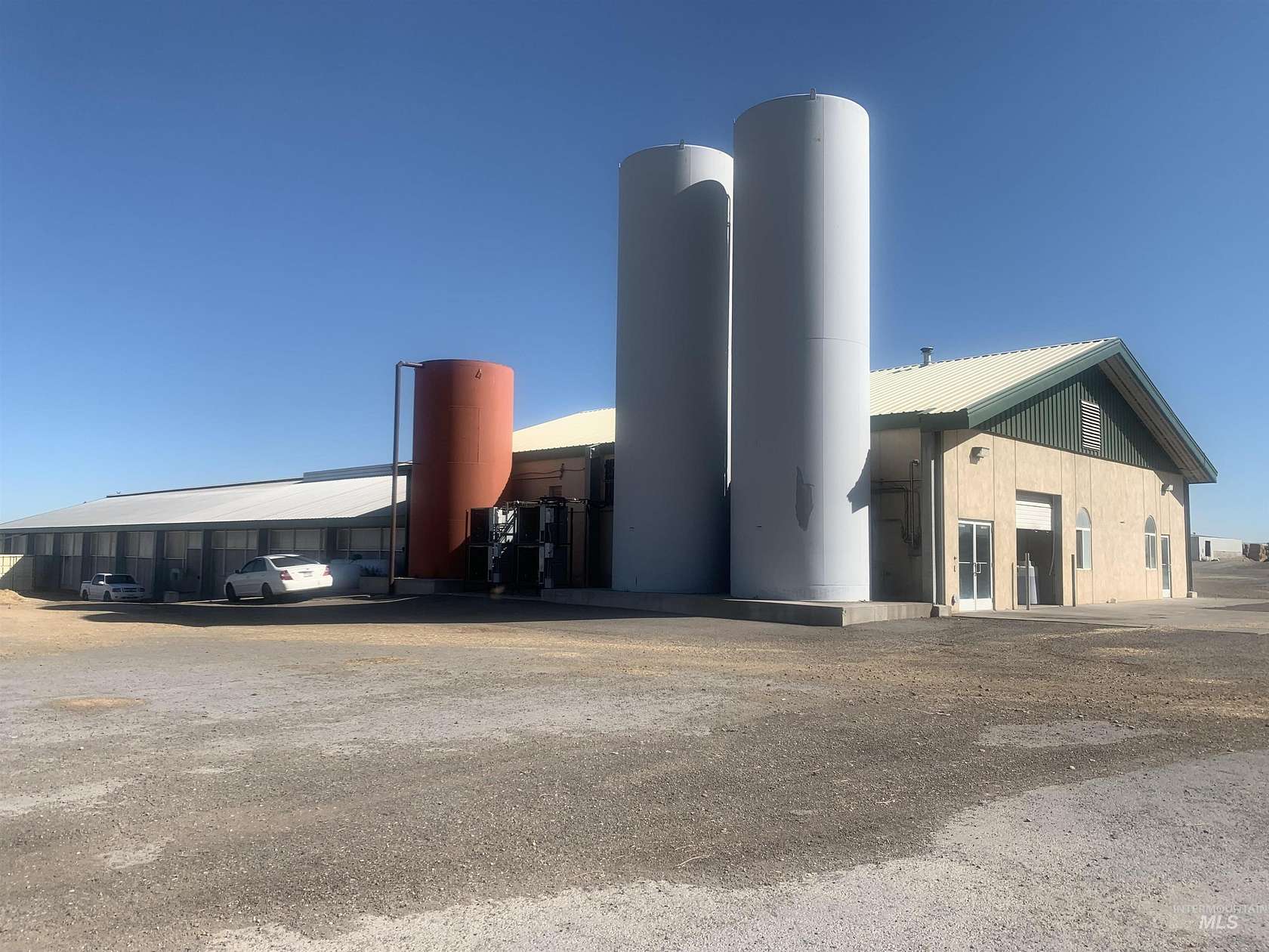 1,878 Acres of Agricultural Land with Home for Sale in Wendell, Idaho