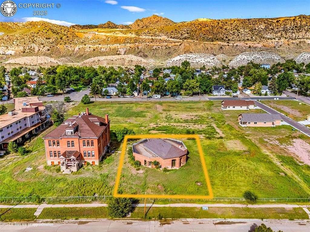 0.84 Acres of Mixed-Use Land for Sale in Cañon City, Colorado