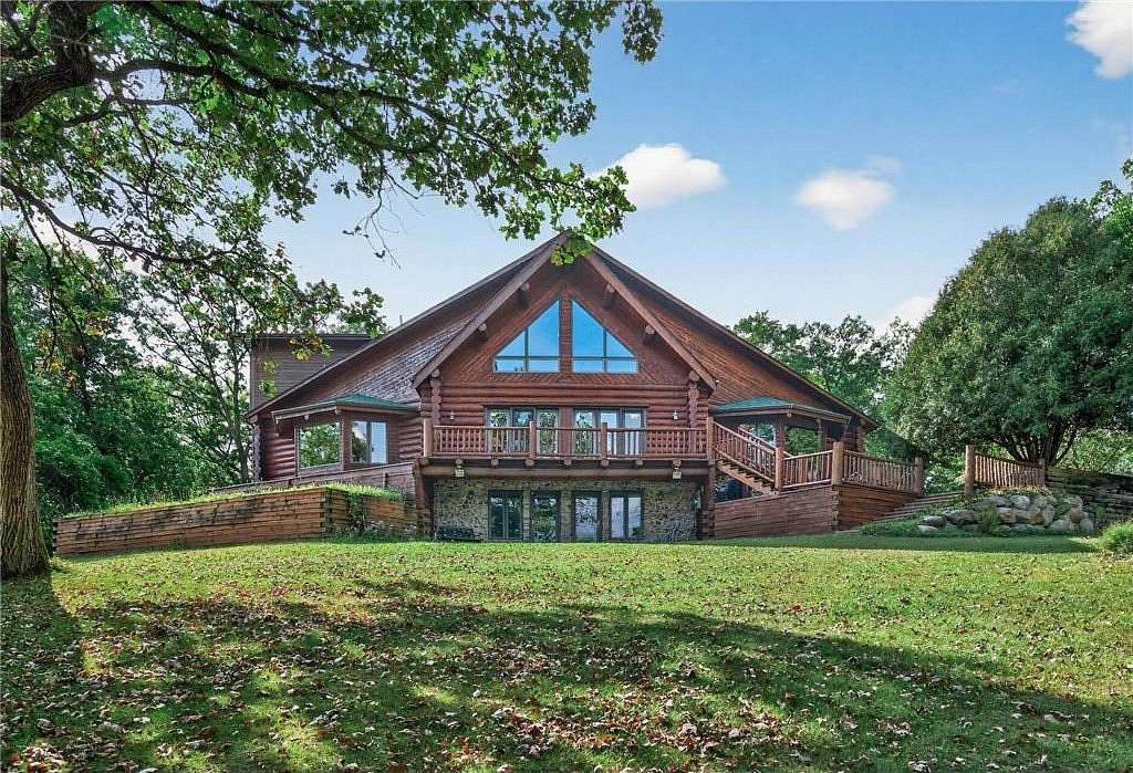 9.7 Acres of Residential Land with Home for Sale in Stanford Township, Minnesota