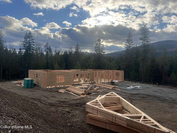 4.73 Acres of Residential Land with Home for Sale in Rathdrum, Idaho