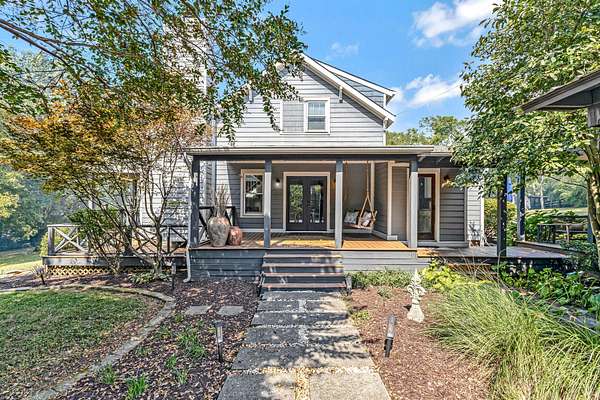 2.59 Acres of Residential Land with Home for Sale in Franklin, Tennessee