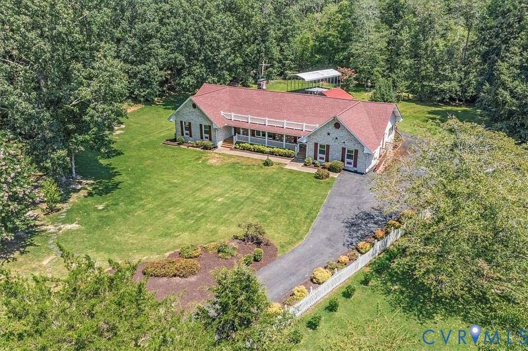 5 Acres of Residential Land with Home for Sale in Petersburg, Virginia