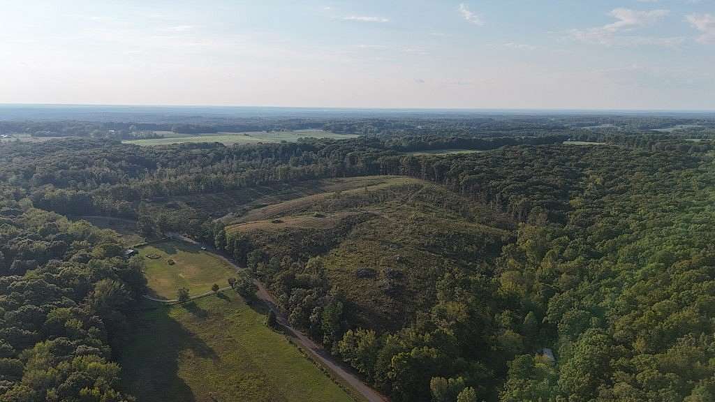 8 Acres of Residential Land for Sale in Camden, Tennessee