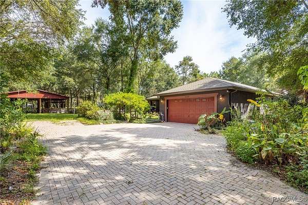 2.5 Acres of Residential Land with Home for Sale in Brooksville, Florida